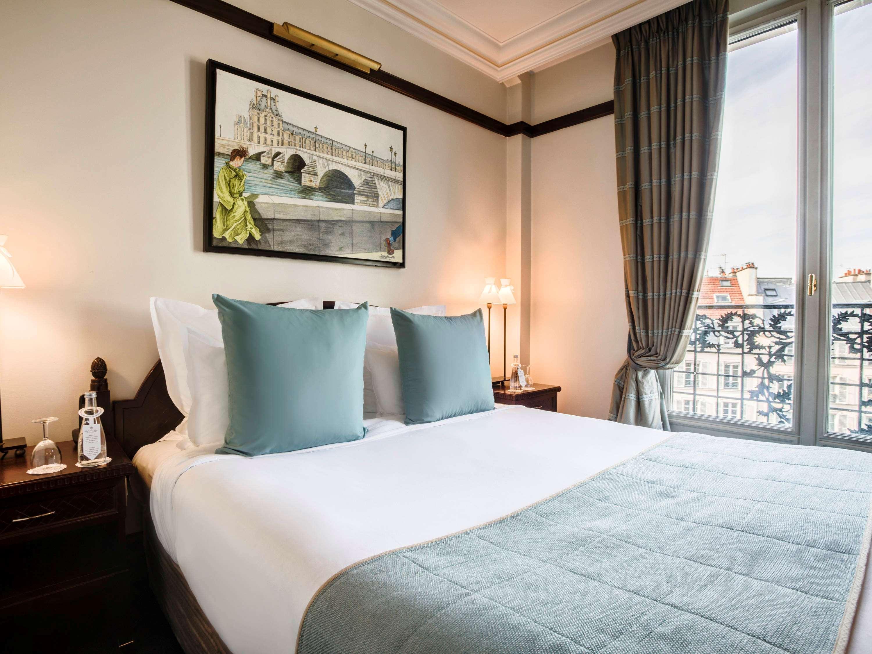 Hotel Pont Royal Париж Екстер'єр фото A room at the hotel