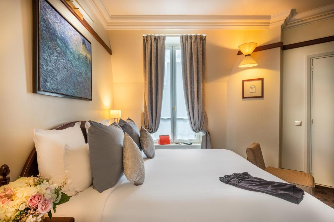 Hotel Pont Royal Париж Екстер'єр фото A room at the hotel
