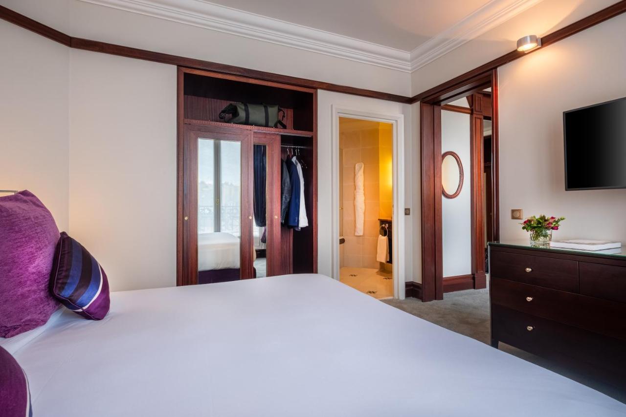 Hotel Pont Royal Париж Екстер'єр фото A bedroom at the hotel