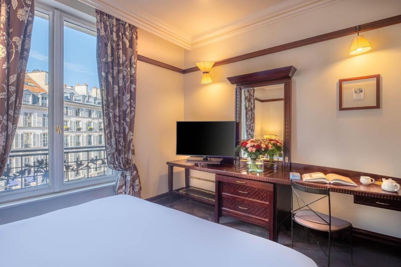 Hotel Pont Royal Париж Екстер'єр фото A room at the hotel
