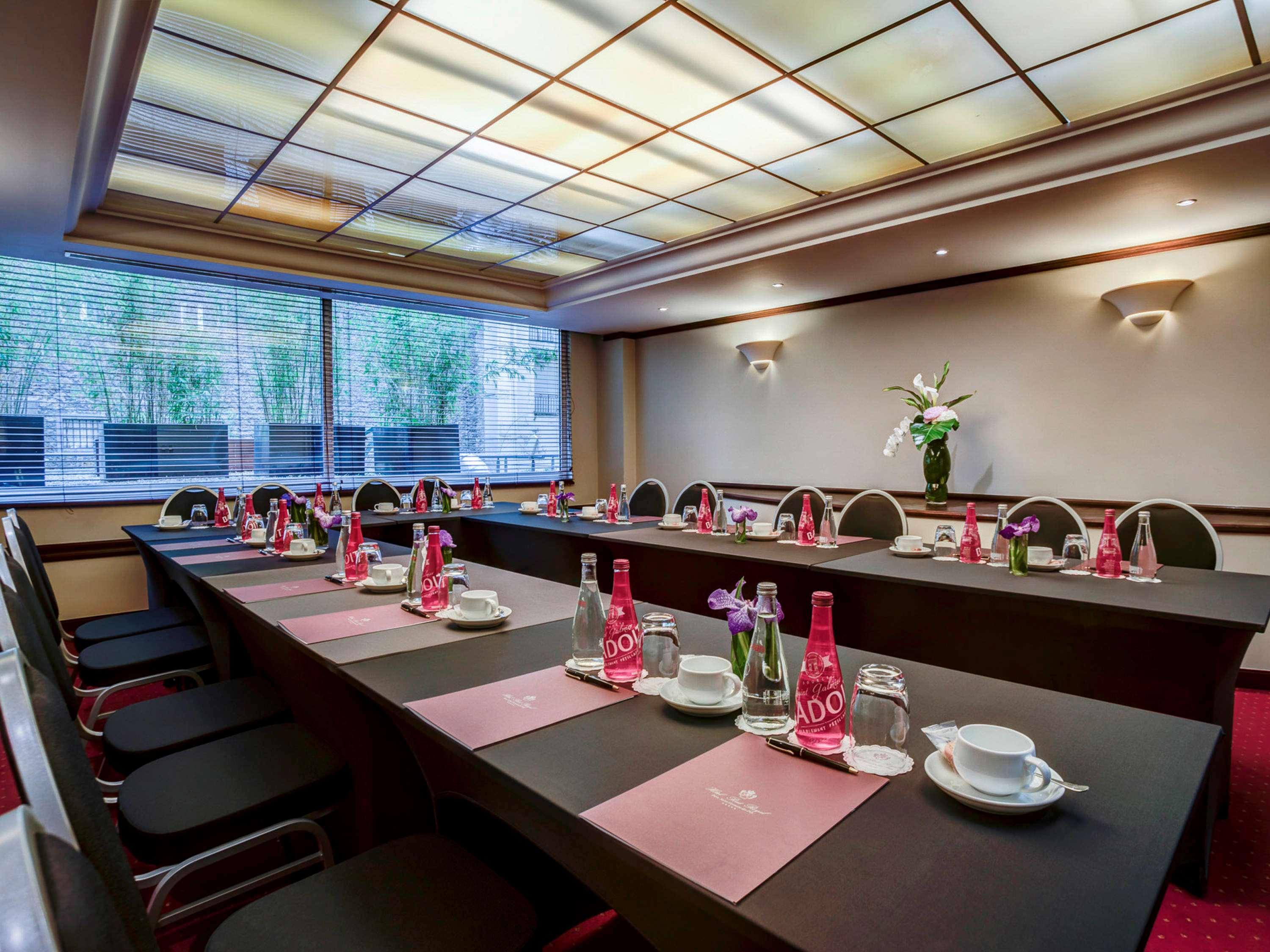 Hotel Pont Royal Париж Екстер'єр фото Meeting room