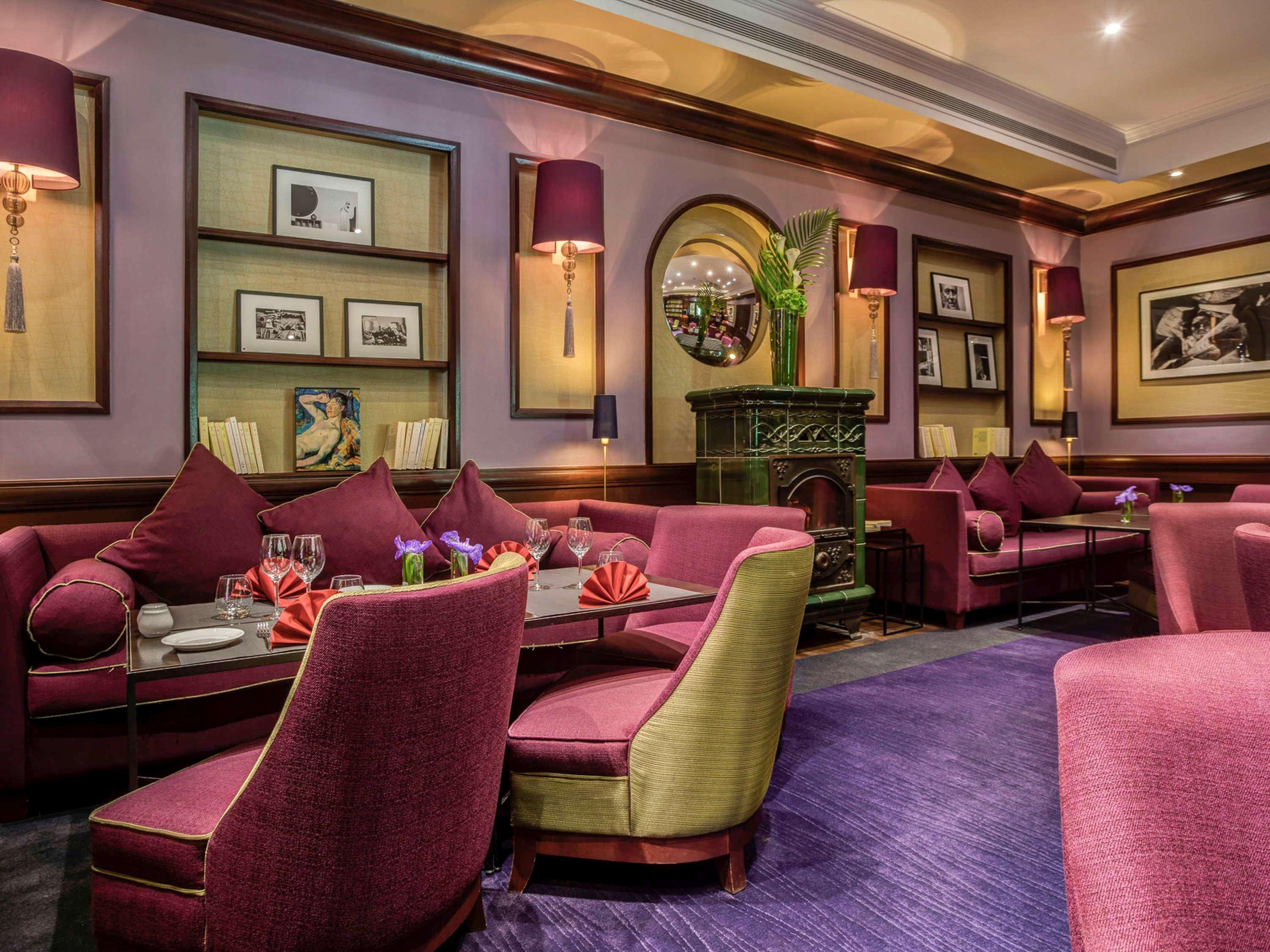 Hotel Pont Royal Париж Екстер'єр фото The interior of the restaurant