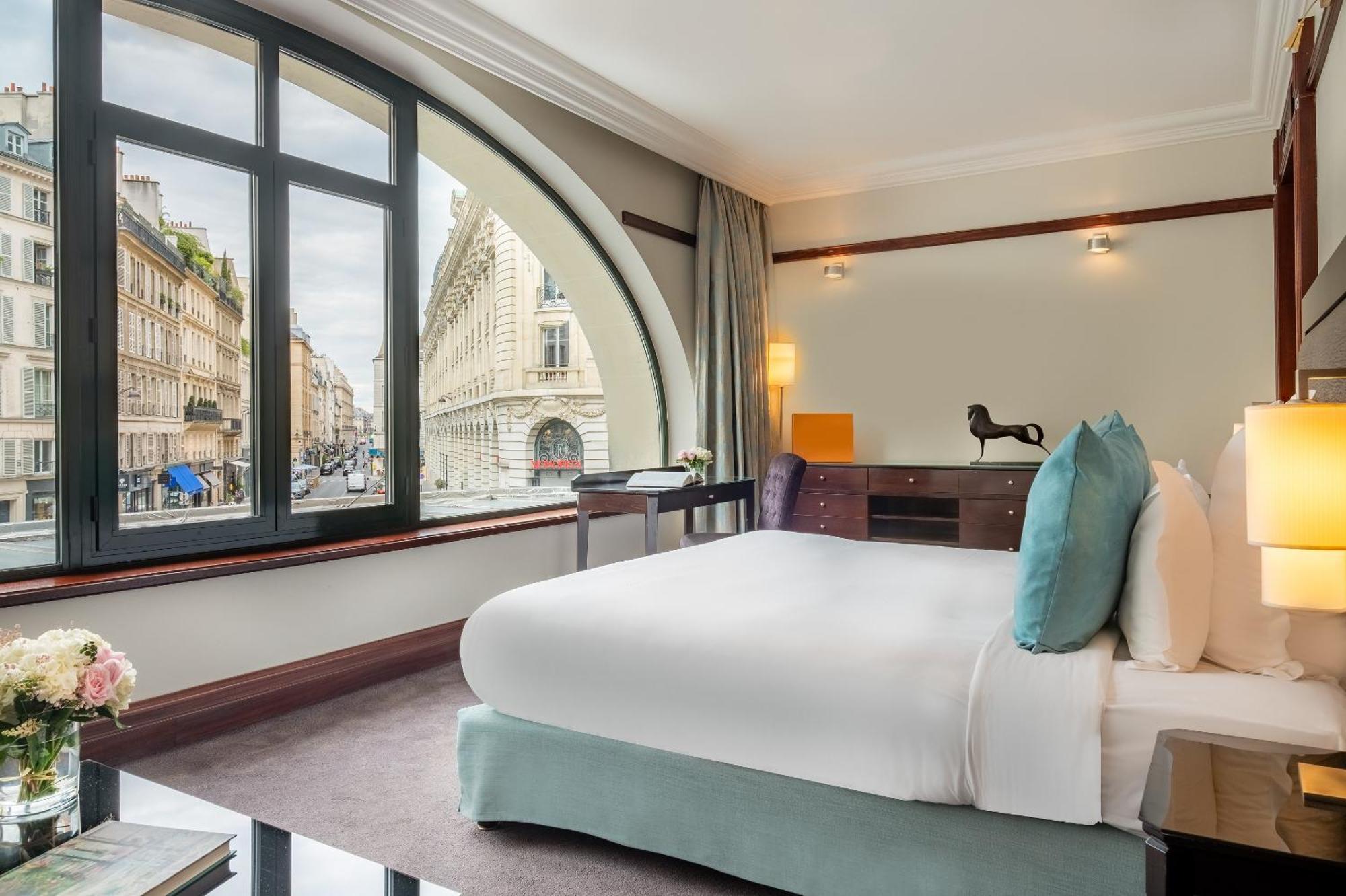Hotel Pont Royal Париж Екстер'єр фото A room at the hotel